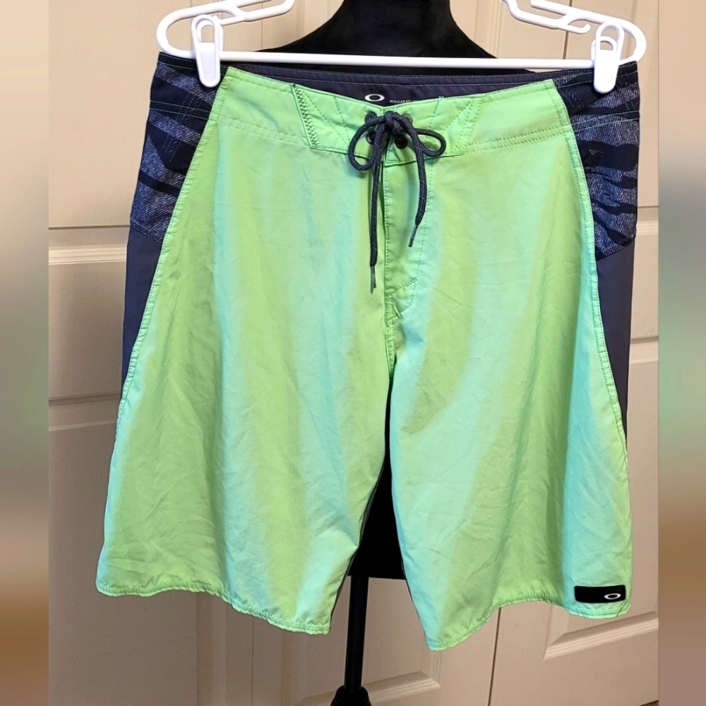 🔥2For$20 Oakley Mens Board Shorts Size 32 Mint & Gray